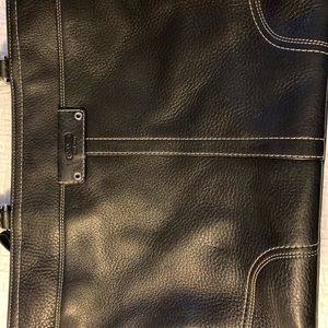 Women’s Coach Purse  *Leather*